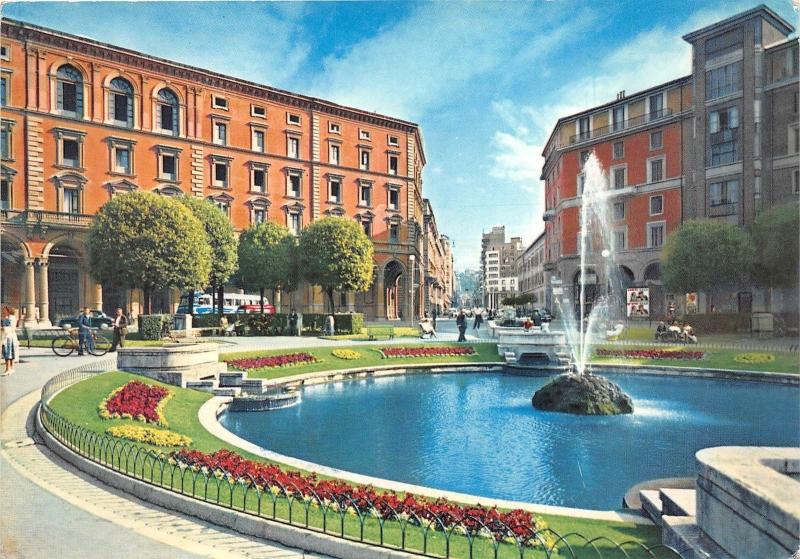 B66158 Italia Bologna Piazza dei Martiri  italy