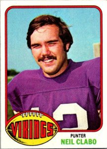 1976 Topps Football Card Neil Clabo Minnesota Vikings sk4437