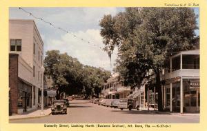 FL - Mount Dora. Donnelly Street looking North