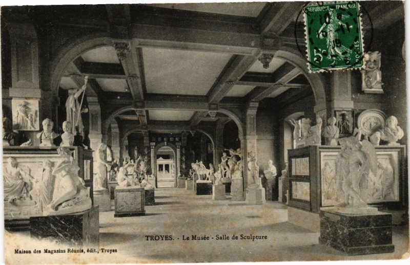 CPA TROYES - Le musée - Salle de Sculpture (179321)