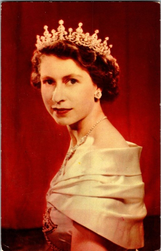Her Majesty Queen Elizabeth II Portrait c1952 Vintage Postcard G45