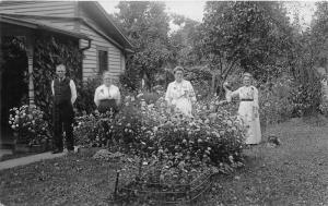 F2/ Crestline Ohio RPPC Postcard c1910 People in Backyard Home