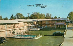 Automobiles Swimming Pool Travel Lodge Redding California Postcard 20-4778