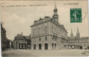 CPA La Ferte-Mace Place de l'Hotel de Ville FRANCE (1054090)