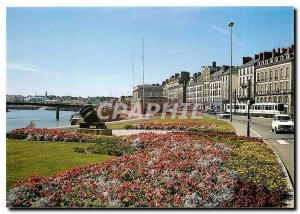 Postcard Modern NANTES The Quai de la Fosse and port
