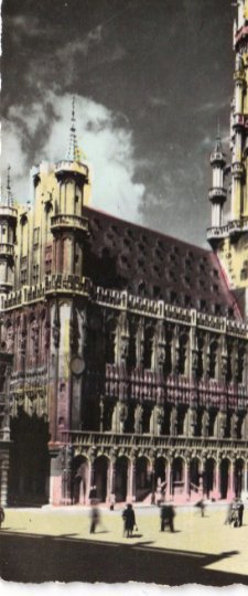 Real Photograph Postcard depicting the Hotel de Ville in the Grand Place (Grote