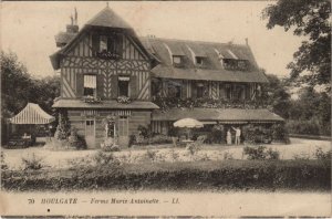 CPA HOULGATE Ferme Marie-Antoinette (1228955)