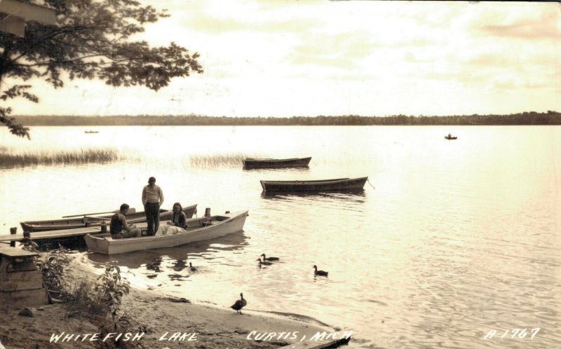 USA - White Fish Lake Curtis Michigan - Real Photo 1940 04.11