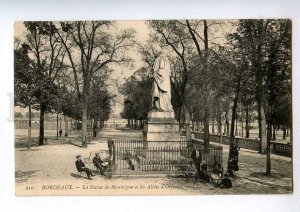 191813 FRANCE BORDEAUX Montaigne Statue Vintage postcard