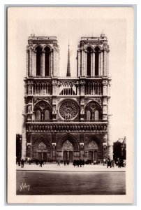 RPPC Gothic Cathedral Notre Dame de Paris France DB Postcard W21