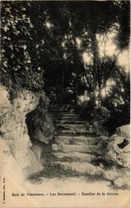 CPA PARIS 12e Bois de Vincennes. Lac Daumesnil. Escalier de la Grotte (285083)