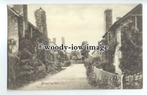 tq0462 - Somerset - Early View of the Cottages, in Bossingtom Village - Postcard