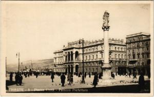 CPA TRIESTE Piazza Unita Palazzo Prefettura ITALY (802708)