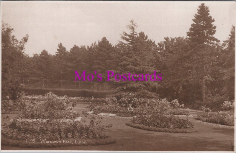 Bedfordshire Postcard - Luton, Wardown Park   RS38195