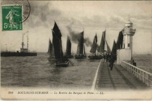 CPA ak Boulogne-sur-mer-la rentree des boats fishing ships (1206910) 