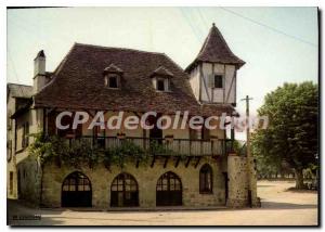 Modern Postcard Beaulieu Sur Dordogne Old Houses