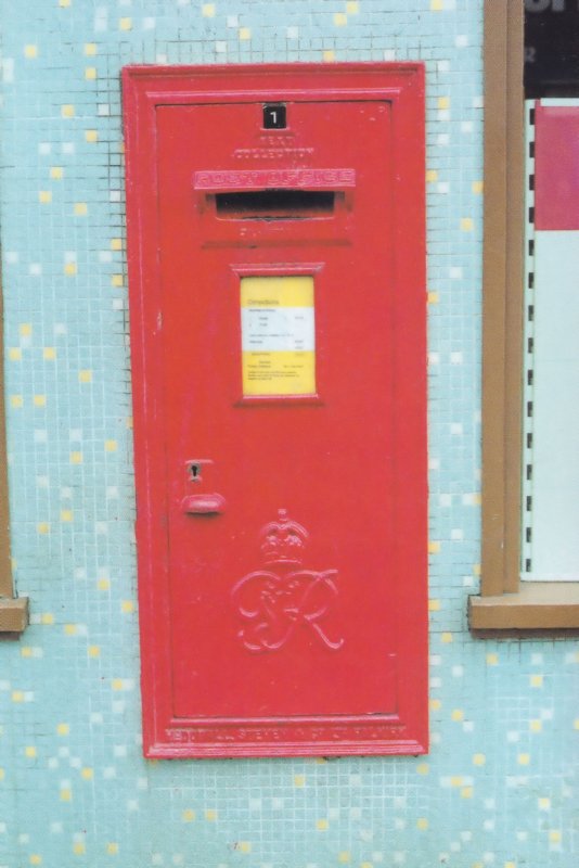 Wellingborough Northampton GVIR Post Pillar Letter Box Postcard