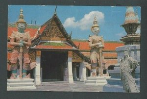 Ca 1951 Post Card Bangkok Thailand The Emerald Buddha Temple Has Bends