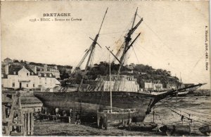 CPA BINIC Bateau en Carene (1295764)