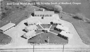 Oregon Medford Bear Creek Motel US 99 1930s Birdseye Postcard 22-6022