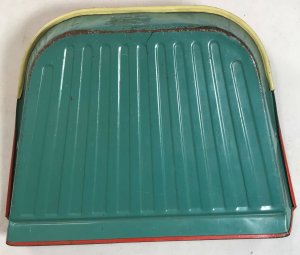 Vintage Childs Tin Toy Susy Goose DustPan 1940s-50s Litho Very Good Red White