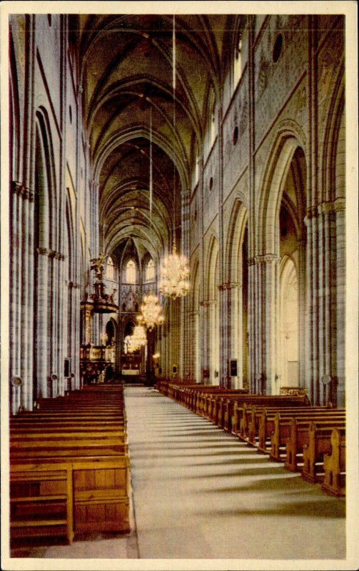 CE1028 uppsala domkyrka interior mot hogaltaret sweden 