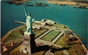 Statue Of Liberty National Monument Liberty Island NY Chrome Cancel WOB Postcard 