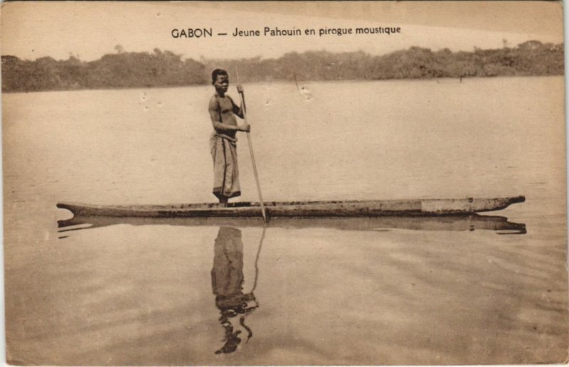 PC ETHNIC TYPES JEUNE PAHOUIN EN PIROGUE GABON AFRICA (A23420)