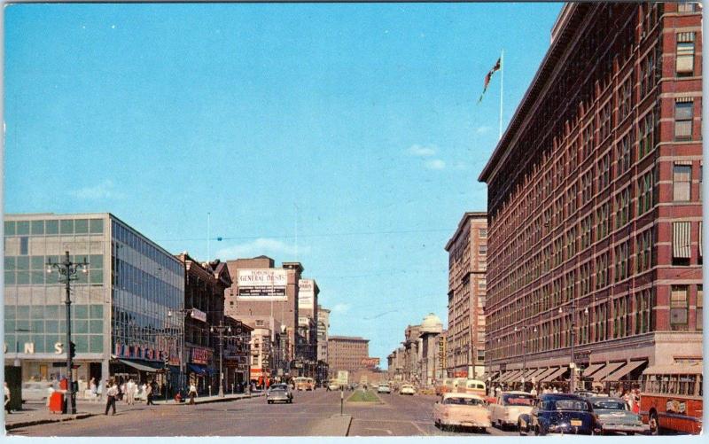 WINNIPEG, MAN  CANADA  PORTAGE AVE STREET SCENE  1958   Cars  Postcard