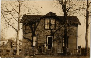 PC CPA US, DELAWARE, FAMILY COTTAGE, VINTAGE REAL PHOTO POSTCARD (b6842)