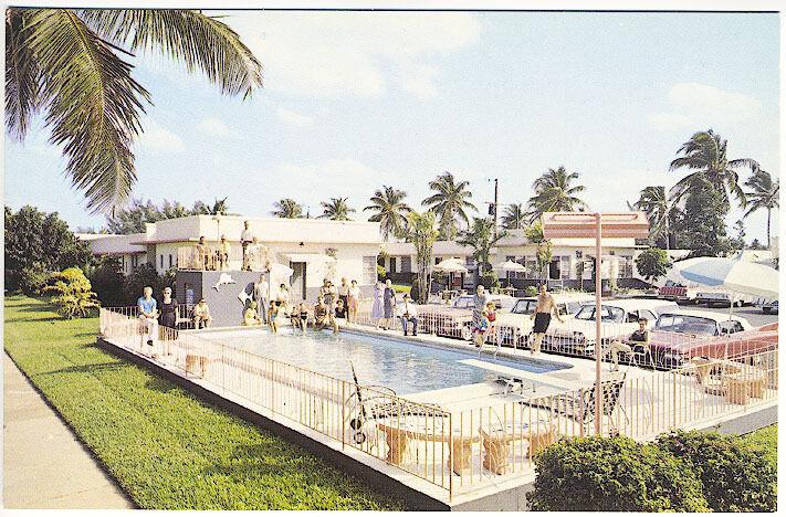 Hollywood FL Harris House Motels Swimming Pool Old Cars Postcard 2