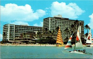 Hawaii, Waikiki Beach - The Reef Hotel - [HI-093]