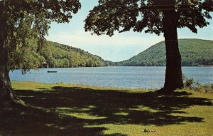 Postcard Lake Waramaug near Preston Connecticut