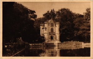 CPA Chantilly- Le Pavillon de la Reine Blanche FRANCE (1008760)