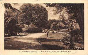 BF3149 epernay marne une allee du jardin de la hote france