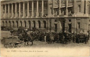 CPA PARIS 8e - Un accident, Place de la Concorde (77406)