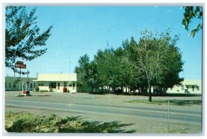 1967 It's Tops Glendive Fred Jenie Buick Hilltop Motel Montana Vintage Postcard