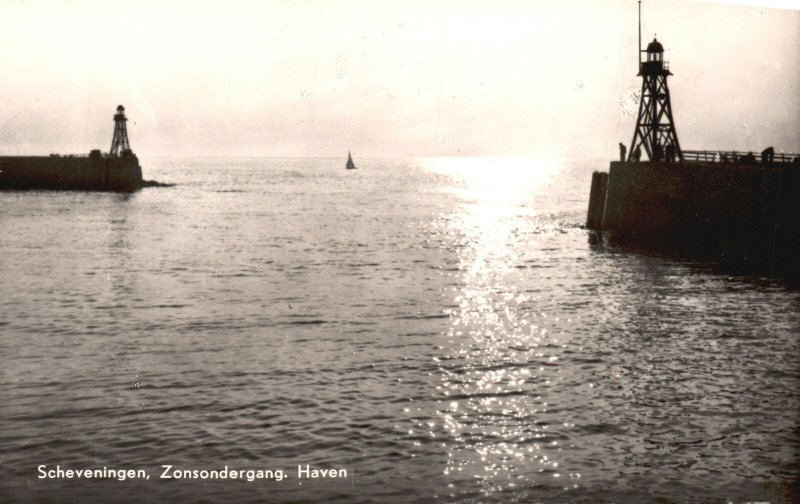 Vintage Postcard Scheveningen Zonsondergang Haven Netherlands NL RPPC