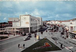 BR26407 Royan la poste et la rue de la republique France