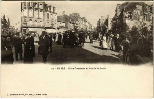CPA Flers Orne - Place Gambetta et Rue de la Boule (800419)