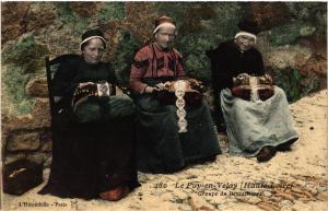 CPA Le PUY-en-VELAY - Groupe de Dentellieres - Folklore (691020)