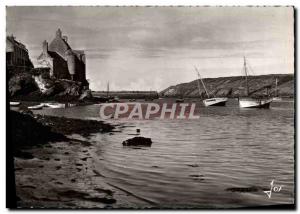 Postcard Modern Brittany Le Conquet Les Vieilles malsons above the harbor and...