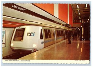 Vintage Lake Merritt Station, Oakland, Calif. Postcard &DE