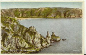 Channel Islands Postcard - The Dog & Lion Rocks - Guernsey - TZ11942