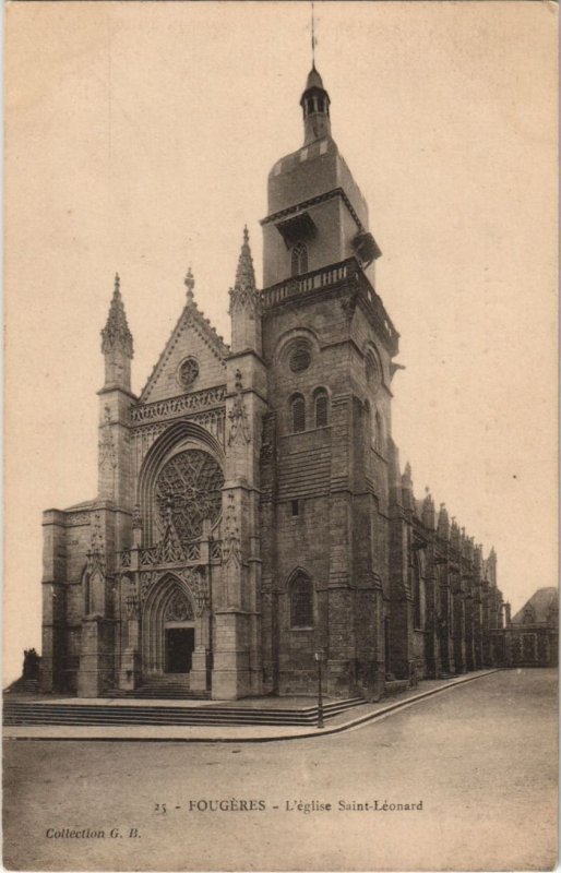 CPA Fougeres Eglise St Leonard (1237457)