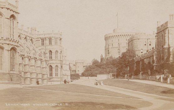 Tourists Pointing At Architecture Windsor Castle Antique Real Photo Postcard