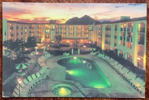 Scottsdale Embassy Suites Unused Post Card Scottsdale AZ