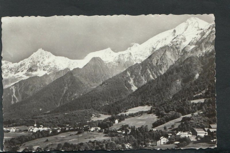 France Postcard - Les Houches - Vue Generale Et La Chaine Du Mont Blanc   T8036