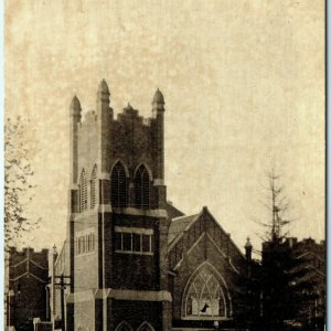 c1910 Oelwein, IA M.E Methodist Episcopal Church Litho Photo Postcard Chapel A17