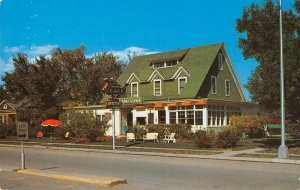 GREEN GABLES INN Cody, Wyoming Roadside Motel c1950s Chrome Vintage Postcard